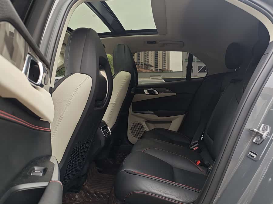 Lynk & Co 02 2019 car image #13