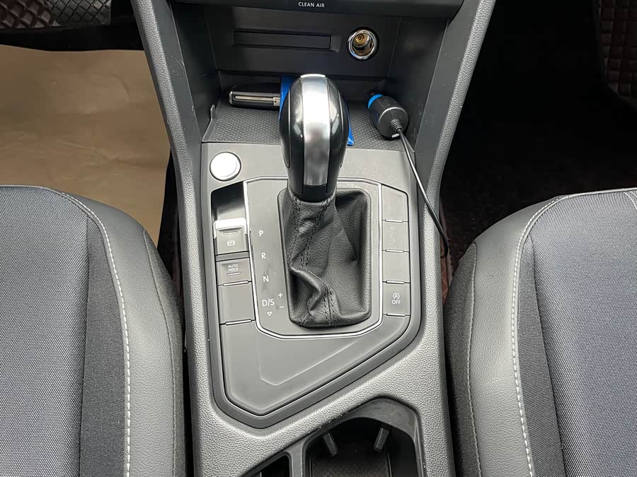 Volkswagen Tiguan L 2021 car image #13