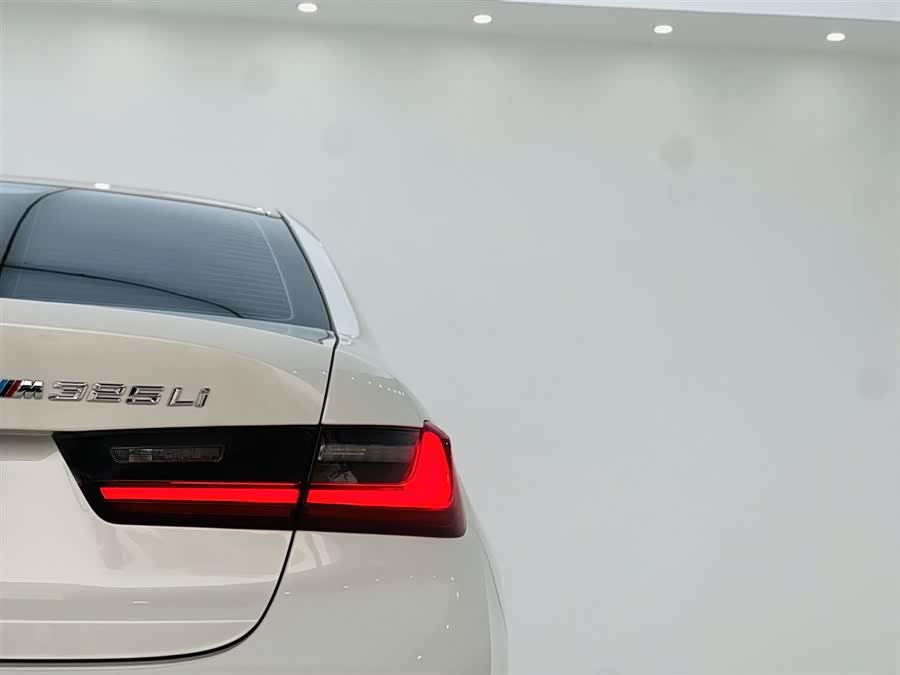 BMW 3 Series 2025 car image #13