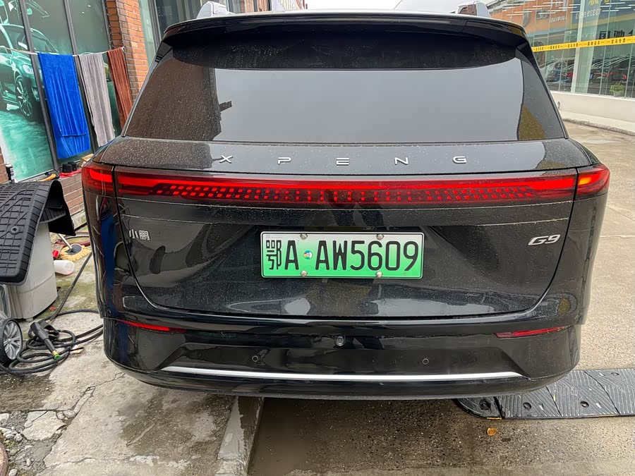 Xpeng G9 2024 car image #13