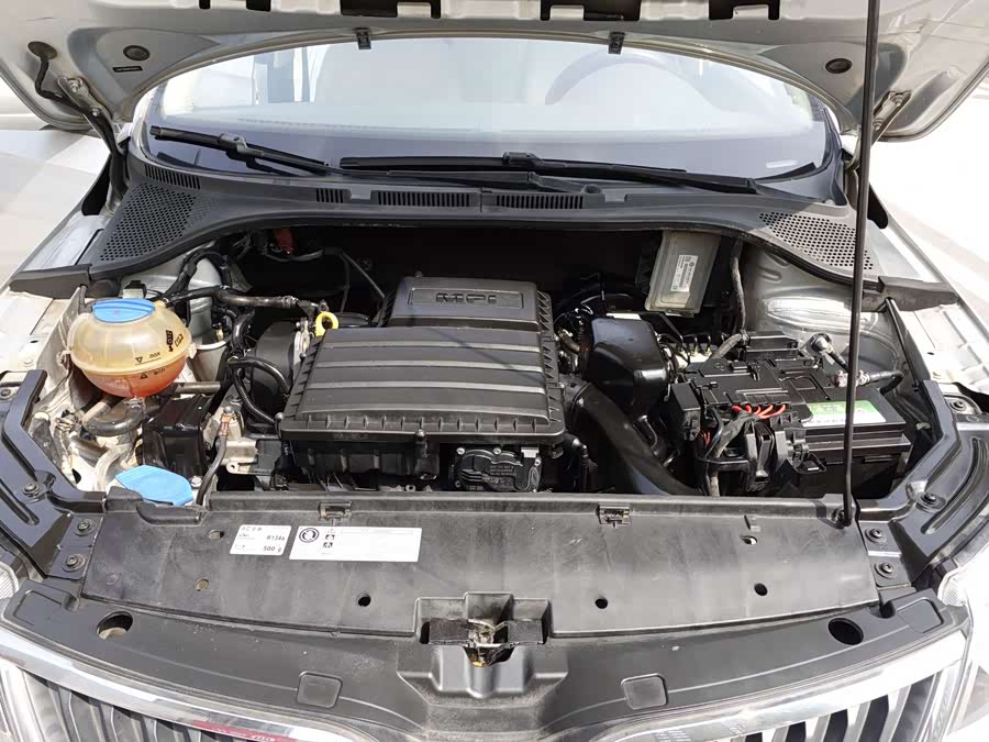 Skoda Rapid 2016 immagine di auto #13