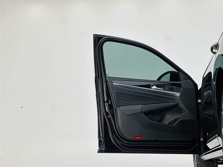 Volkswagen Passat 2023 صورة سيارة #13