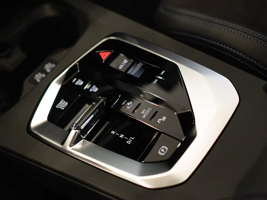 BMW 2 Series 2026 car image #13