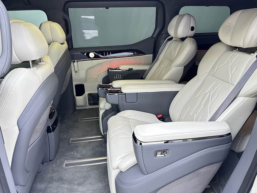 Zeekr 7X 2024 car image #13