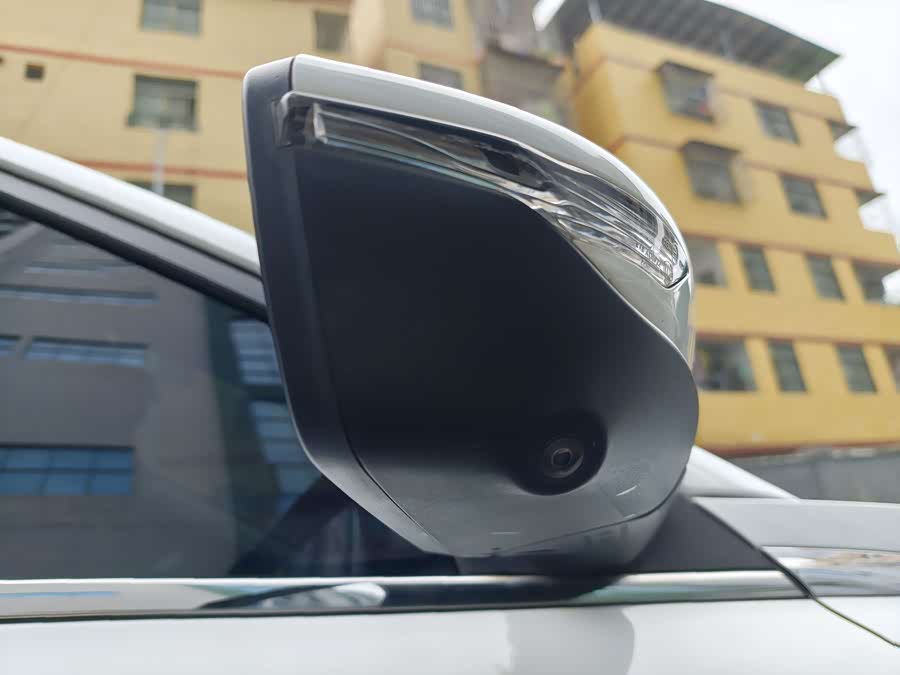 Emgrand 2022 car image #13