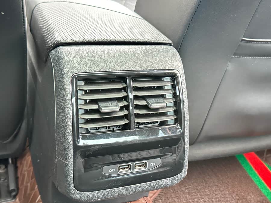 Volkswagen Sagitar 2023 car image #13