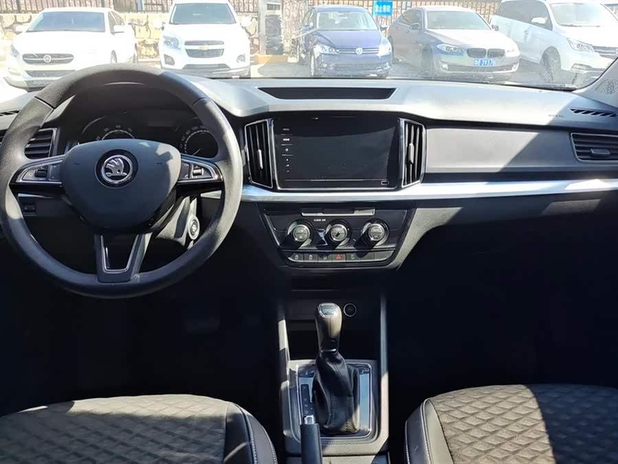 Skoda Kamiq 2021 صورة سيارة #13