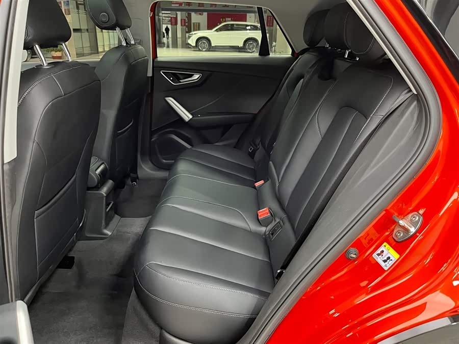 Audi Q2L 2021 car image #13