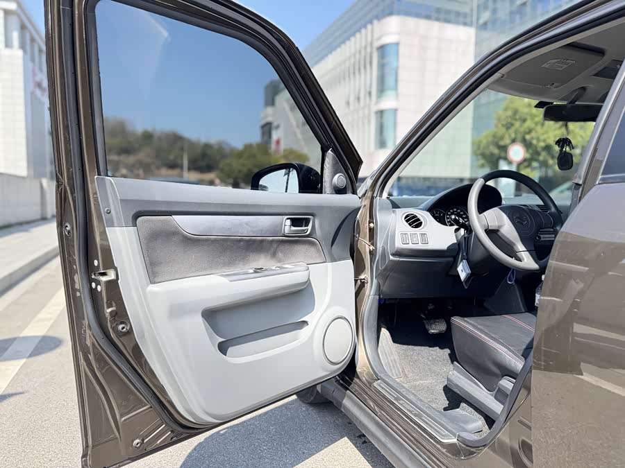 Suzuki Swift 2015 car image #13