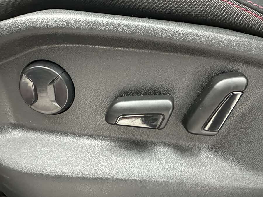 Skoda Kamiq 2023 изображение автомобиля #13