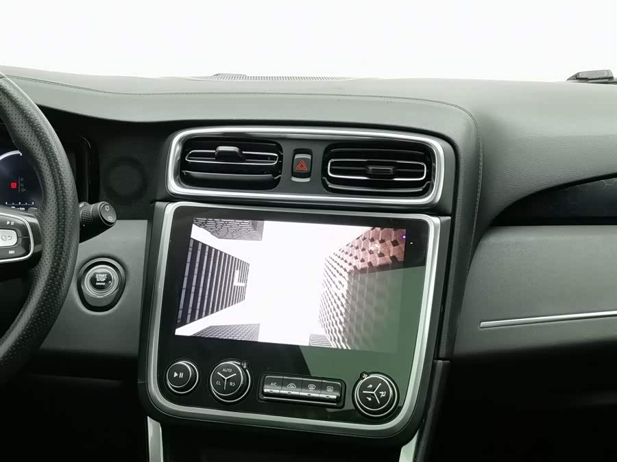 Lynk & Co 01 EM-P 2018 car image #13