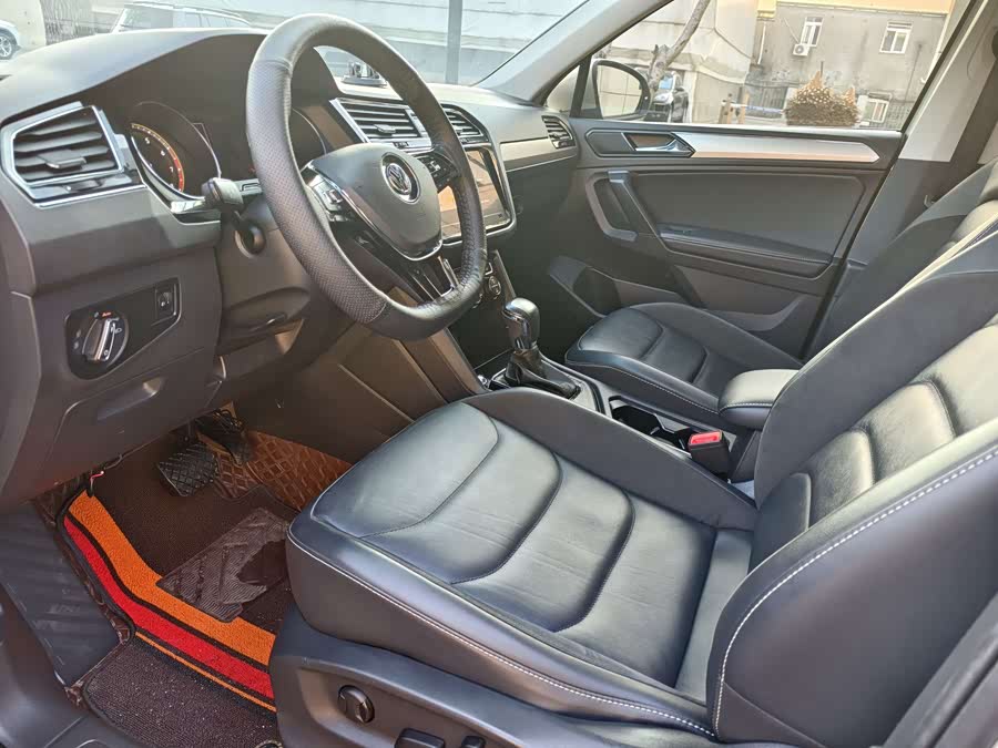 Volkswagen Tiguan L 2019 изображение автомобиля #13
