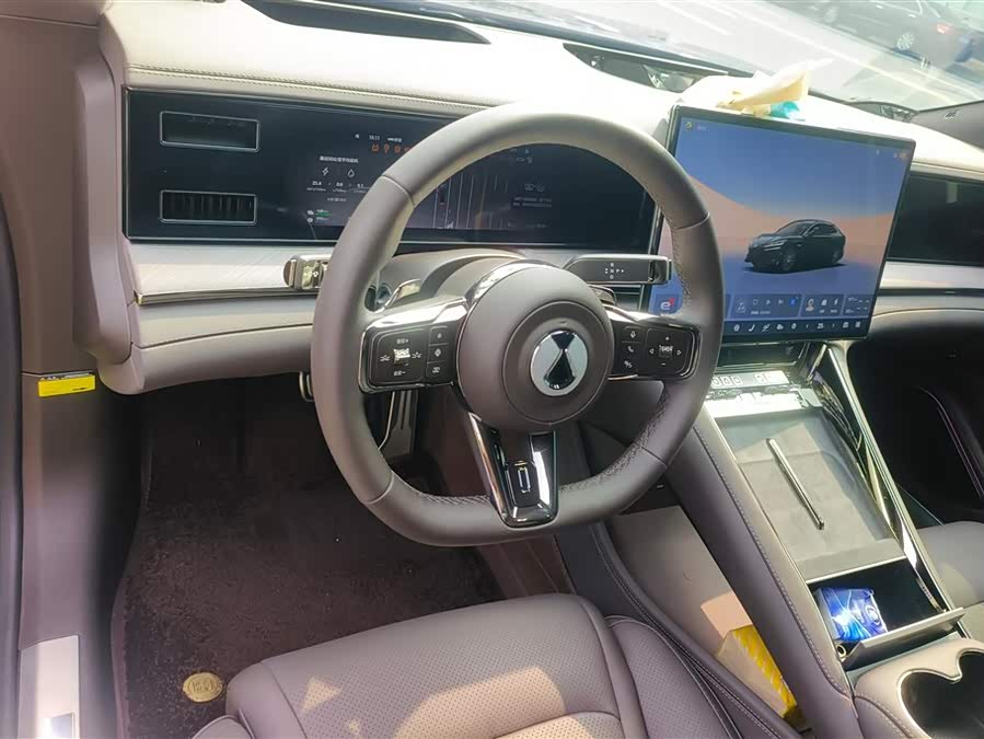 Denza Z9 2024 imagem de carro #13