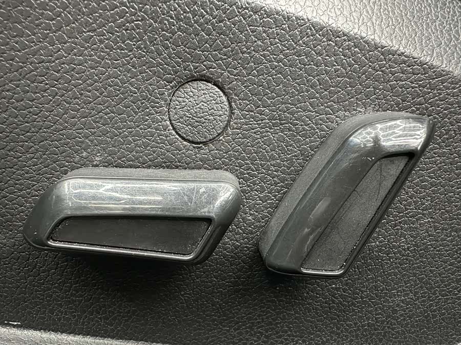 Hyundai Elantra 2023 immagine di auto #13