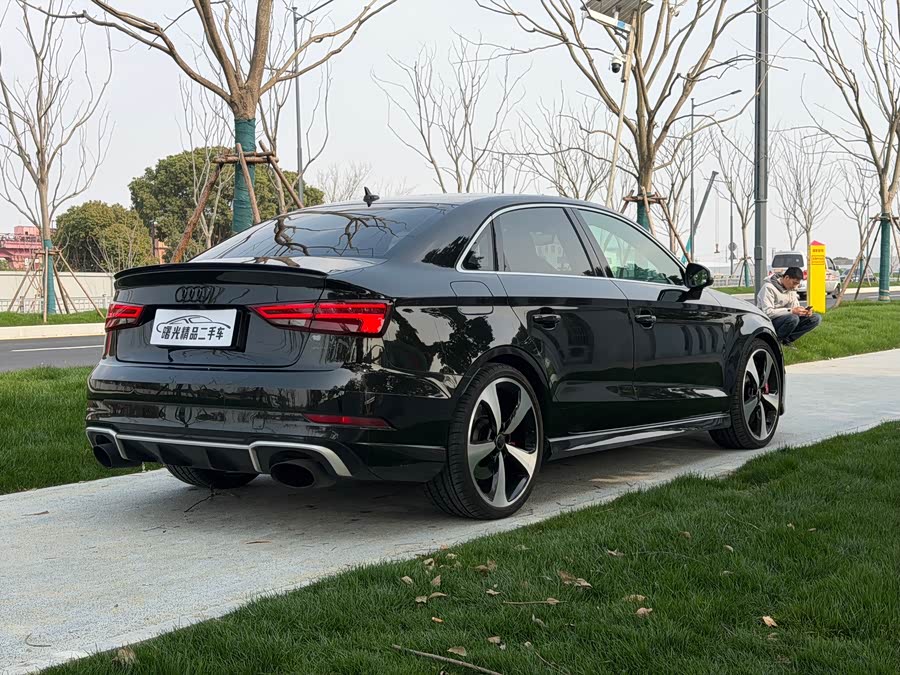 Audi RS 3 2019 imagem de carro #13