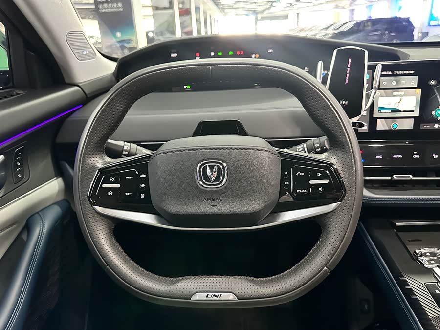 Changan UNI-K iDD 2022 car image #13