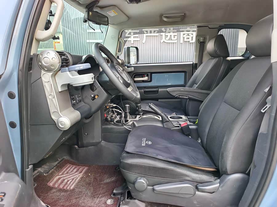 Toyota FJ Cruiser 2015 car image #13