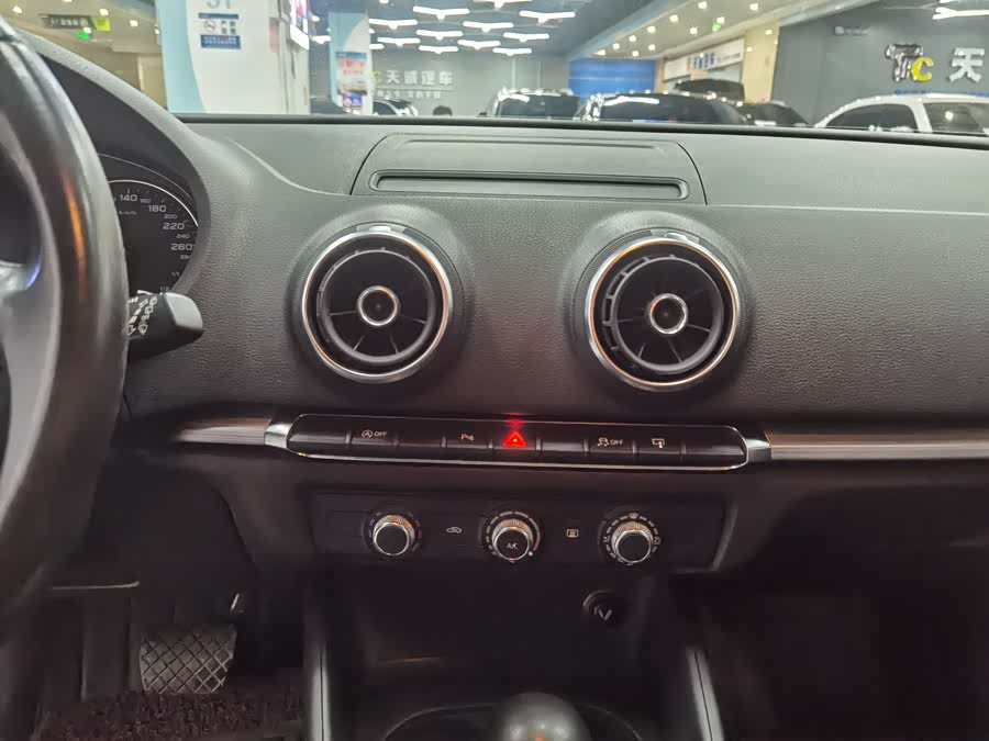 Audi A3 2014 car image #13