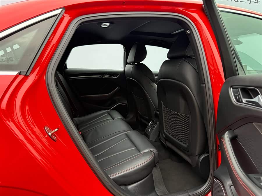 Audi RS 3 2019 imagem de carro #13