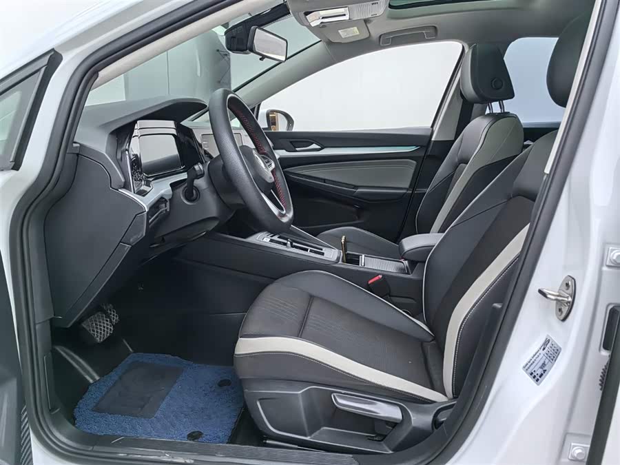 Volkswagen Golf 2020 car image #13