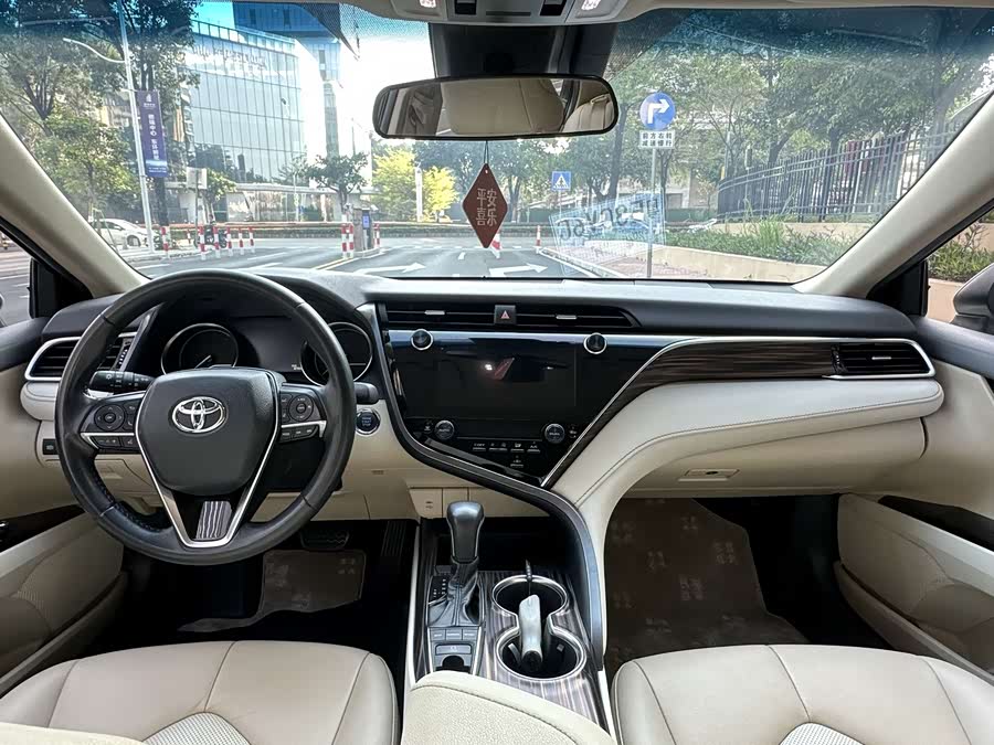 Toyota Camry 2020 immagine di auto #13