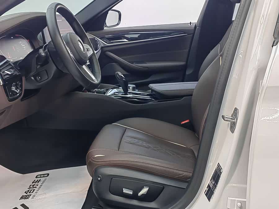 BMW 5 Series 2023 car image #13