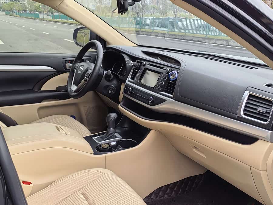 Toyota Highlander 2021 image de voiture #13