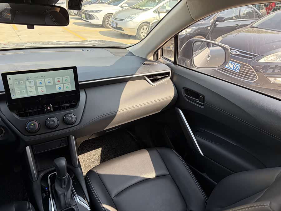 Toyota Corolla Cross 2023 immagine di auto #13