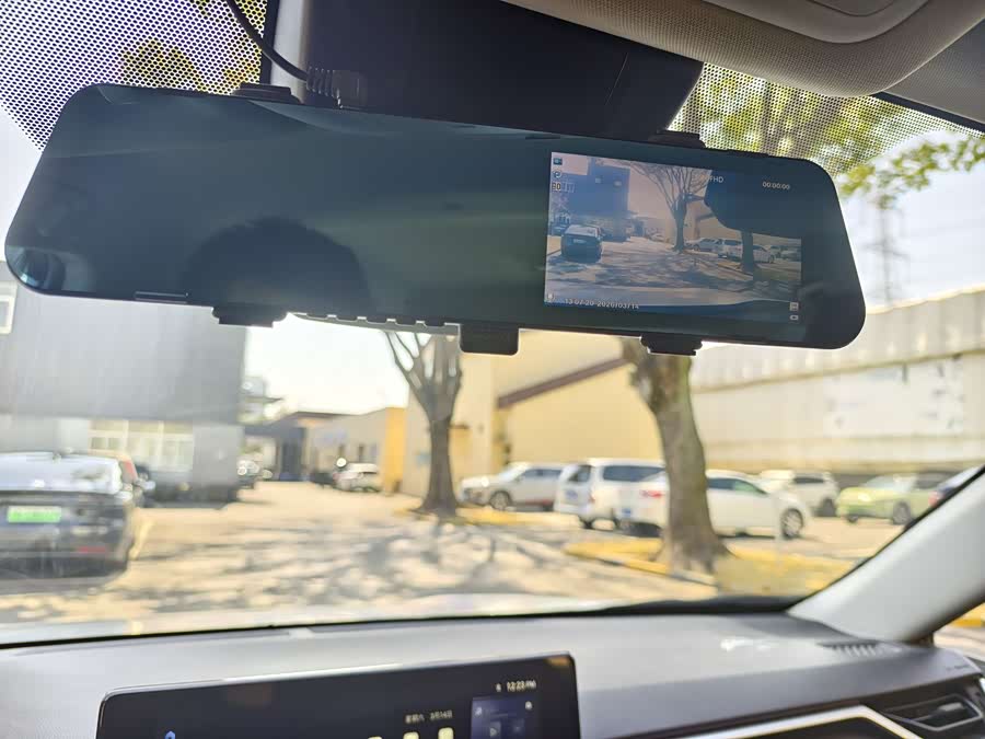 Toyota RAV4 2023 car image #13