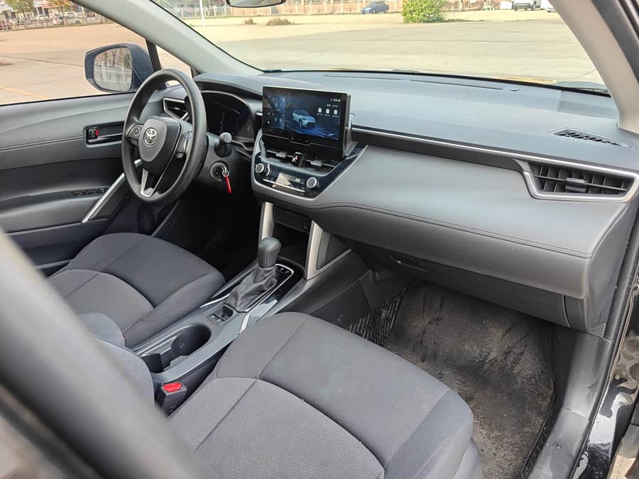 Toyota Frontlander 2023 car image #13