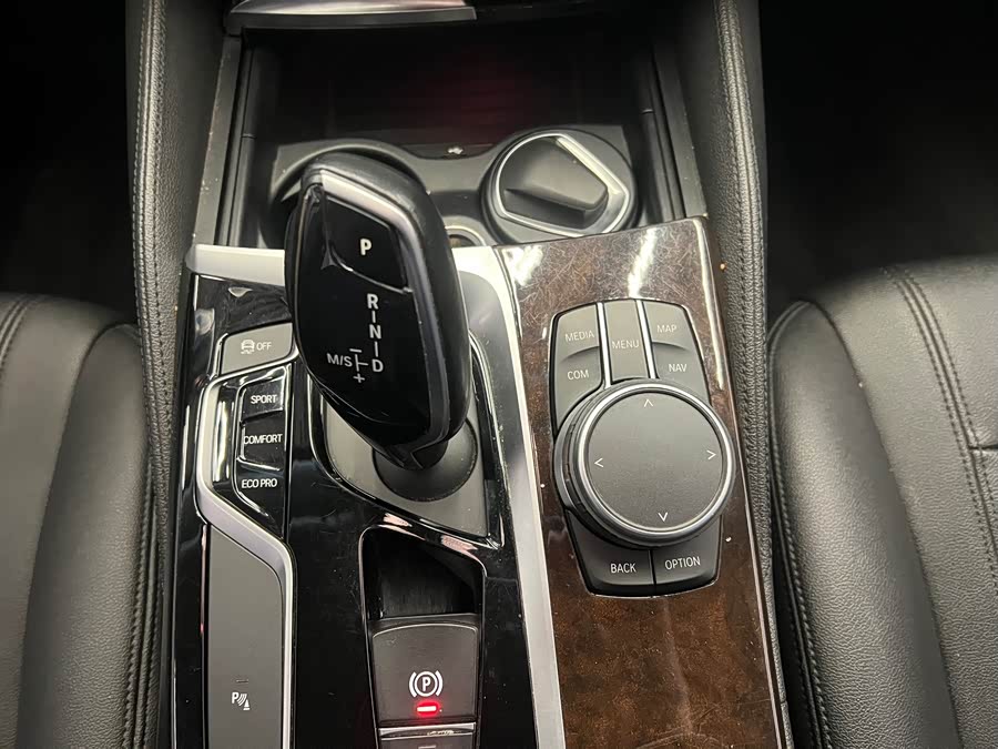 BMW 5 Series 2018 #13 BMW 5 Series 2018 car image #13