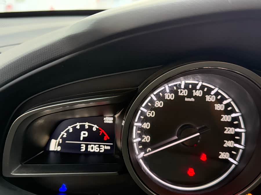 Mazda CX-4 2023 car image #13