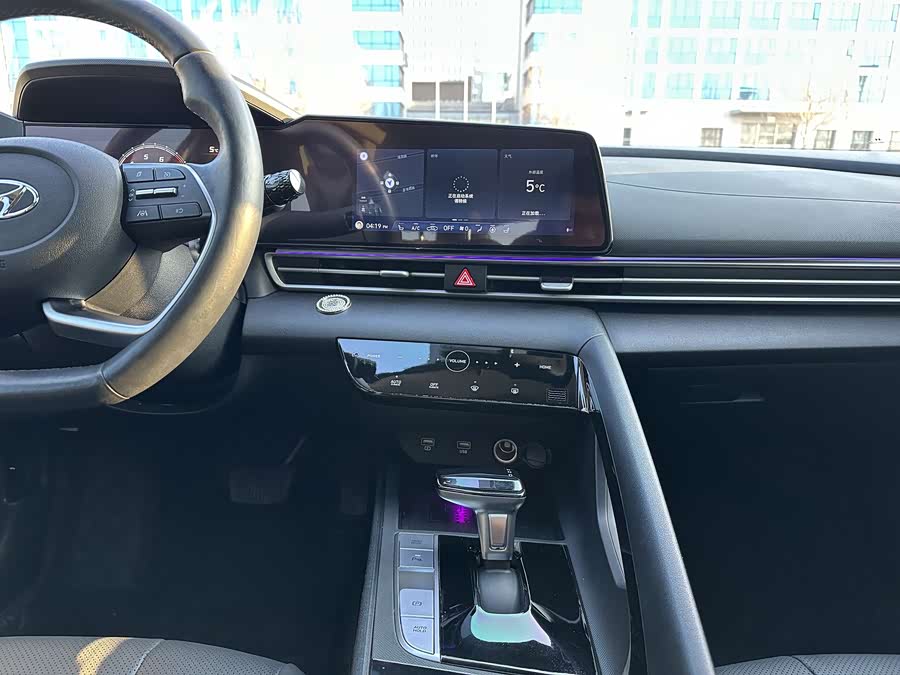 Hyundai Elantra 2021 immagine di auto #13