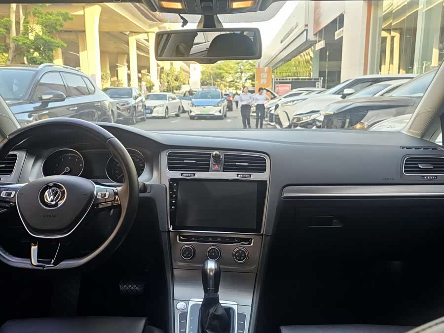 Volkswagen Golf 2016 car image #13