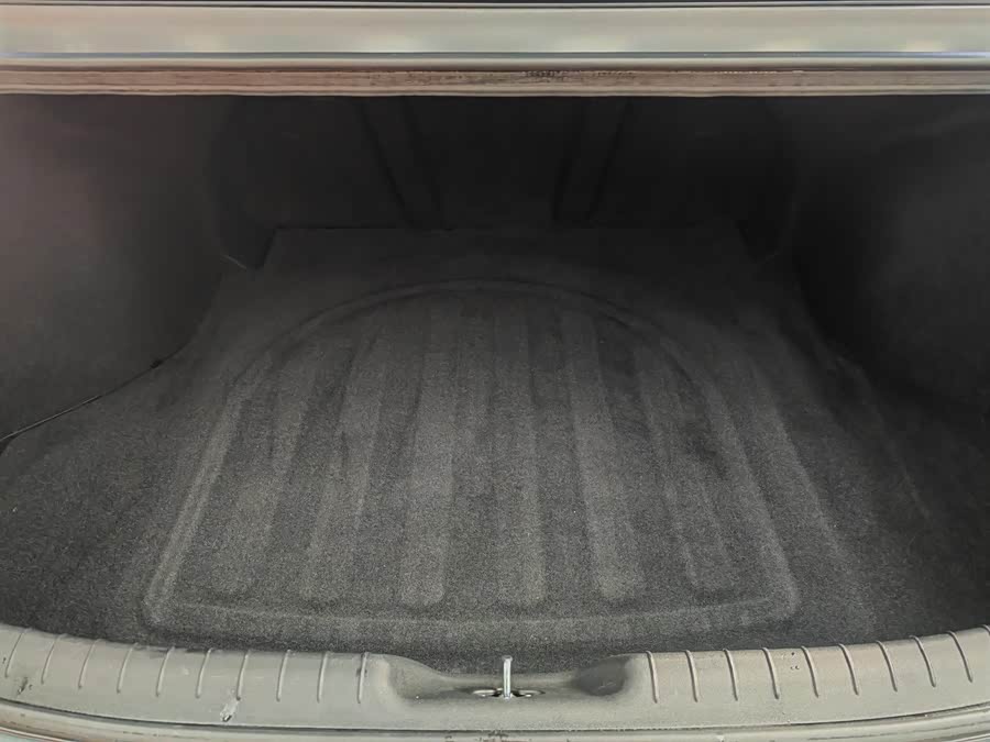 Hyundai Elantra 2023 immagine di auto #13