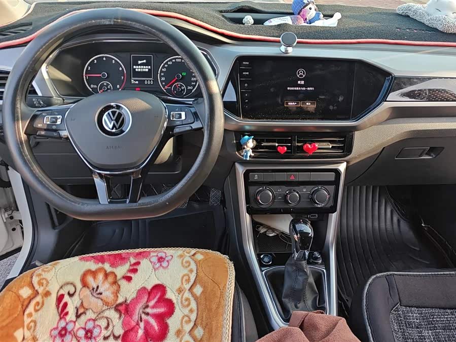 Volkswagen T-Cross 2021 car image #13