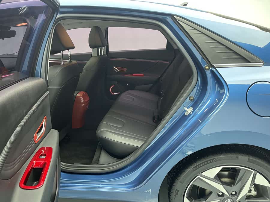 Hyundai Elantra 2021 immagine di auto #13