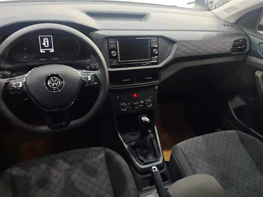 Volkswagen T-Cross 2021 #13 Volkswagen T-Cross 2021 car image #13