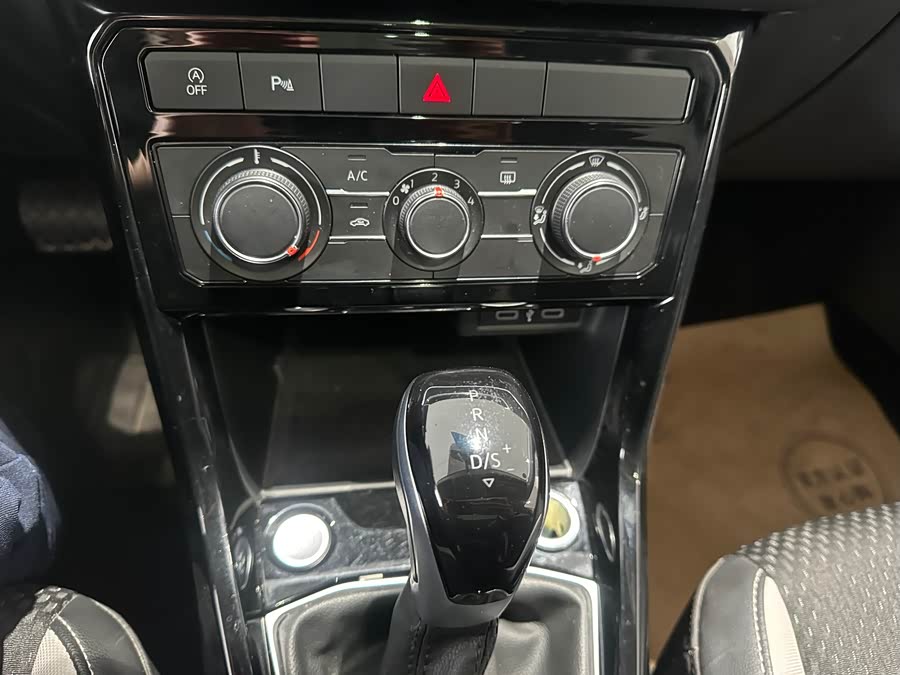 Volkswagen Tacqua 2024 car image #13