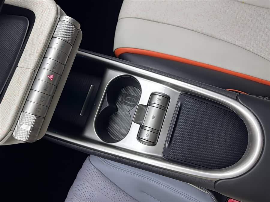 BYD Dolphin 2022 صورة سيارة #13