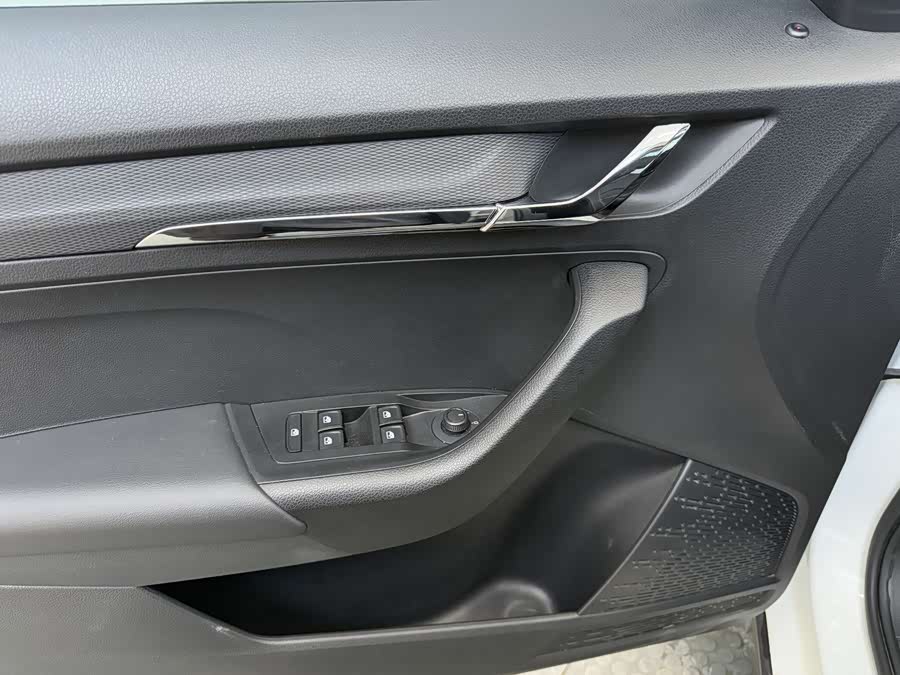 Skoda Kamiq 2021 изображение автомобиля #13