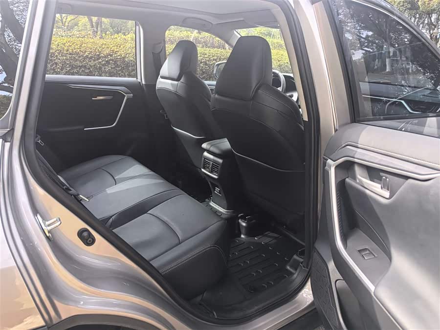 Toyota Wildlander 2023 car image #13