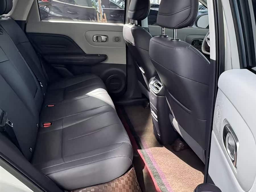 零跑汽车 零跑B10 2025 汽车图片 #13