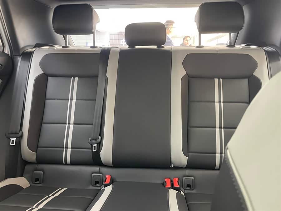 Volkswagen T-Roc 2024 car image #13