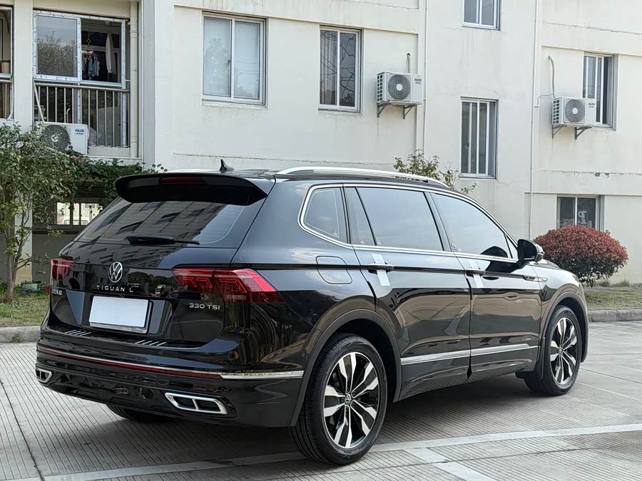 Volkswagen Tiguan L 2021 car image #13