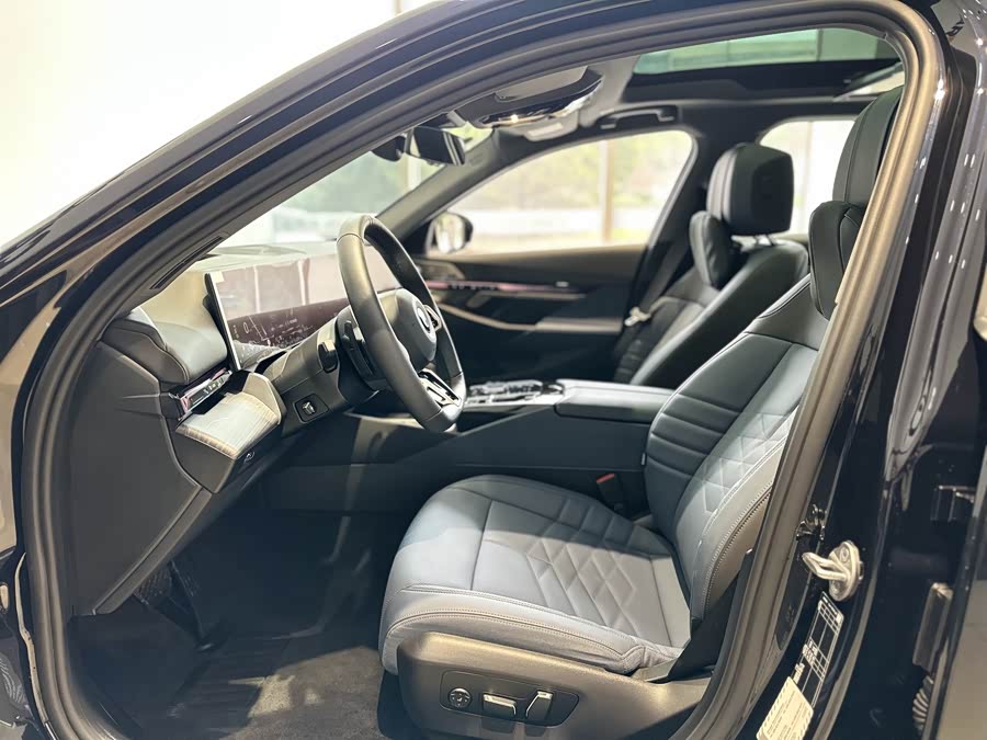 BMW 5 Series 2025 car image #13