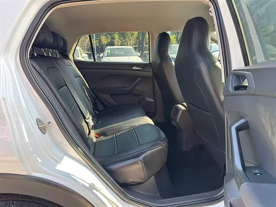 Volkswagen T-Cross 2023 car image #13