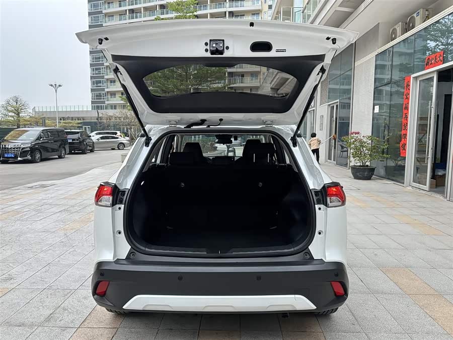 Toyota Corolla Cross 2023 immagine di auto #13