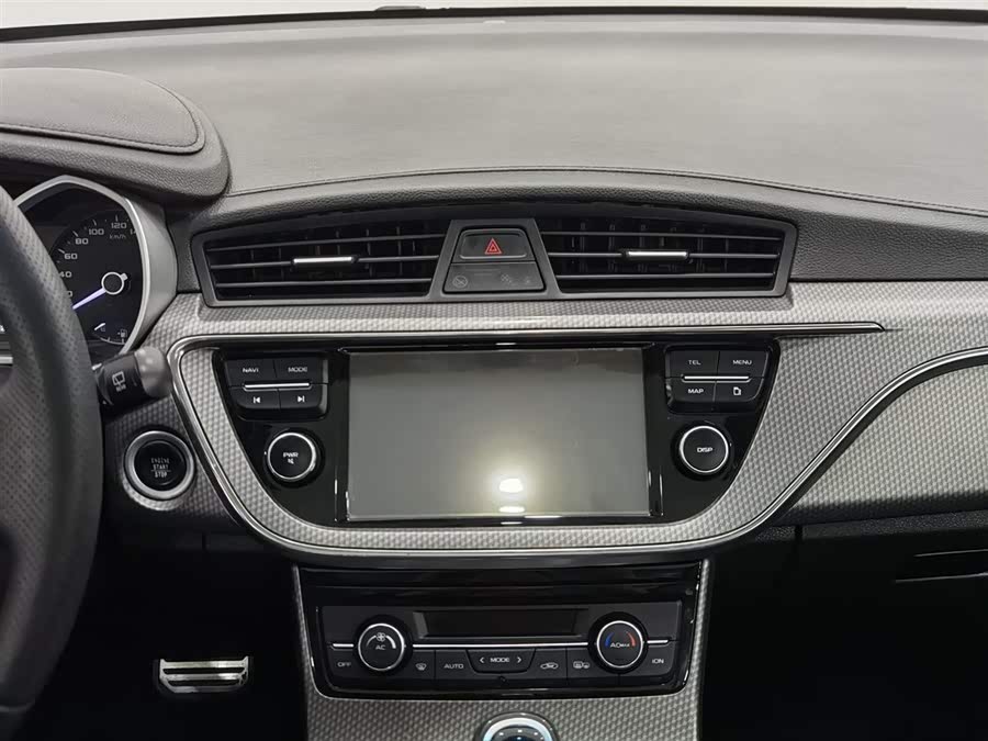 GEELY Emgrand GS 2018 car image #13
