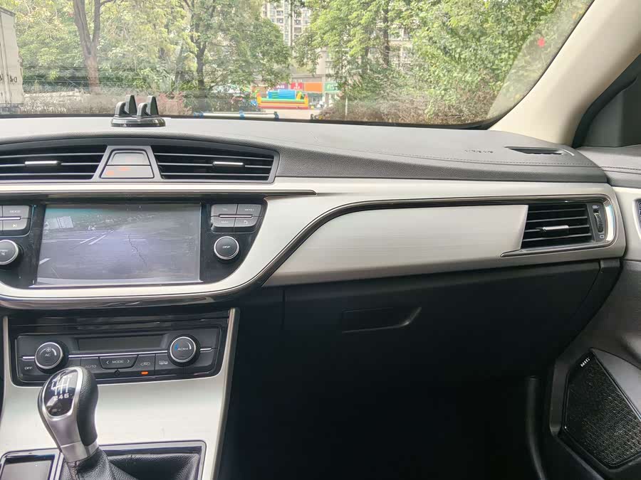 GEELY Emgrand GL 2016 immagine di auto #13